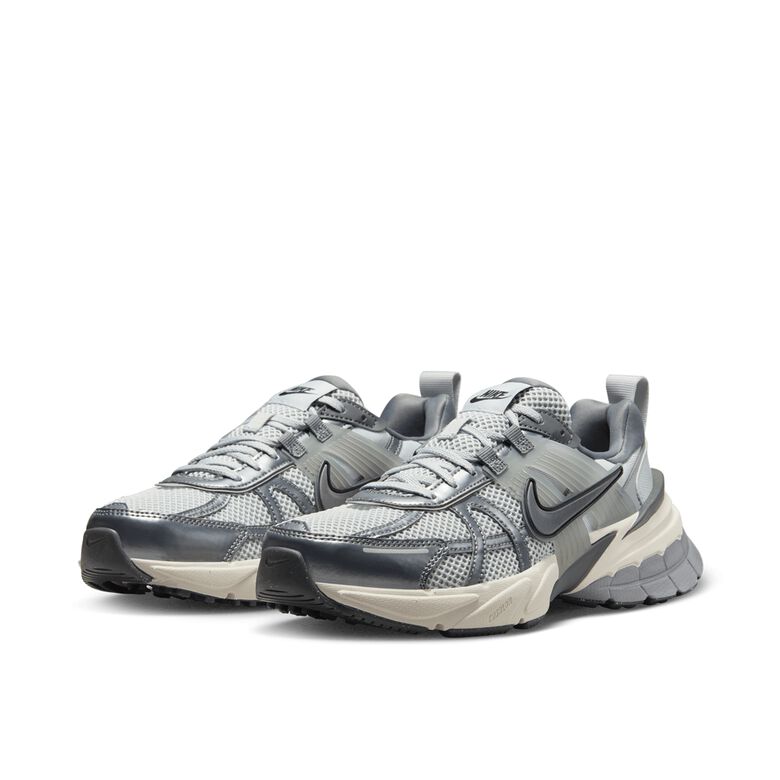 NIKE Wmns V2K Run pure platinum/mtlc cool grey-wolf grey