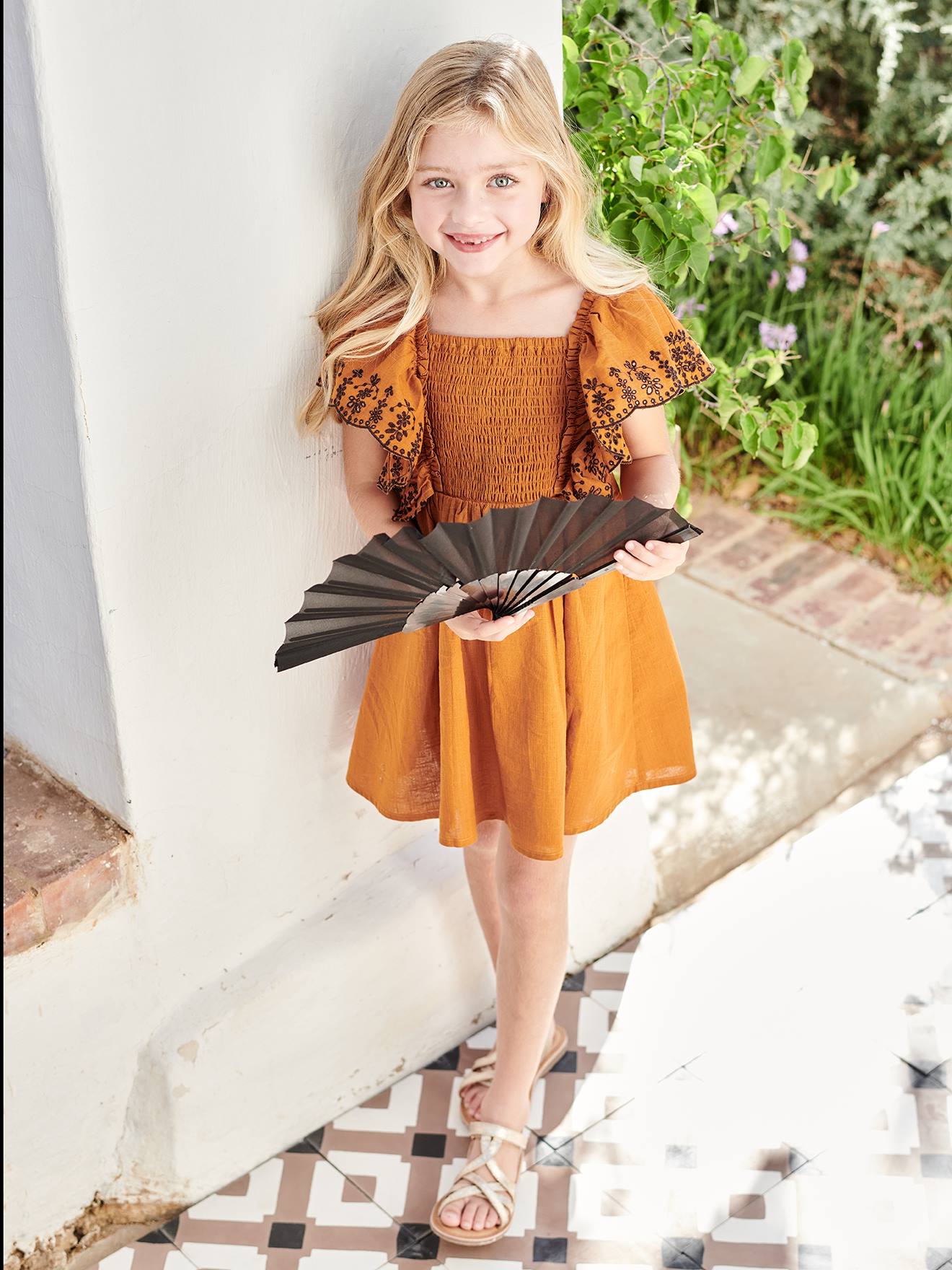 Robe smockée manches brodées fille caramel