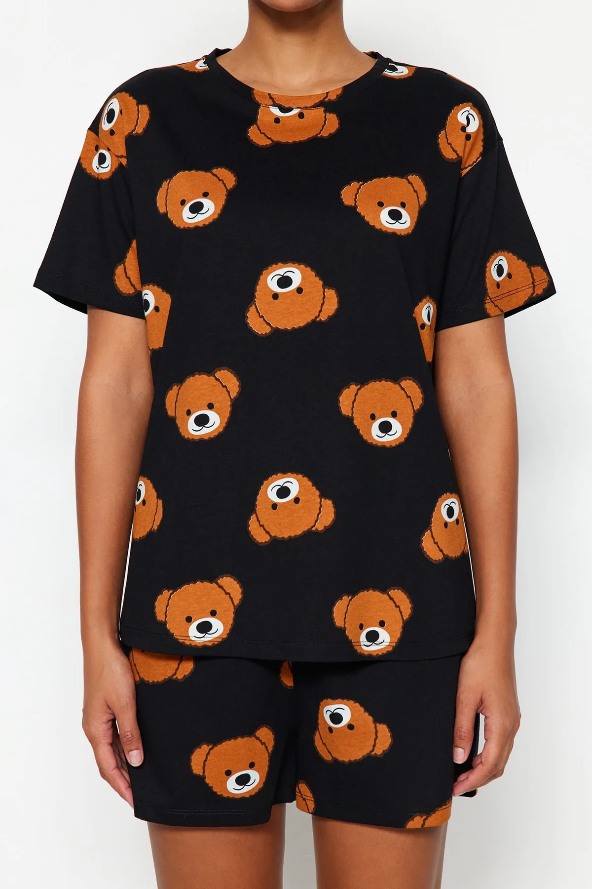 Trendyol Collection  Schwarzes Strickpyjama-Set mit T-Shirt und Shorts aus 100 % Baumwolle mit Teddybärmuster THMSS23PT00005