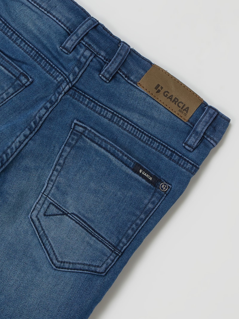 Super Slim Fit Jeans mit Stretch-Anteil Modell 'Xeno' in jeans