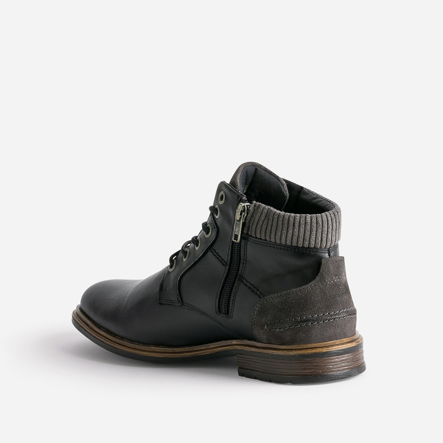 Bottine à lacet noire en cuir