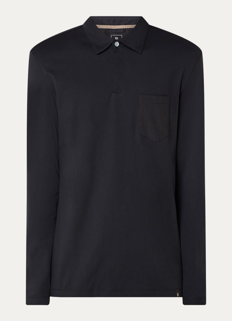 Polo Boggi Milano de corte regular com bolso no peito.