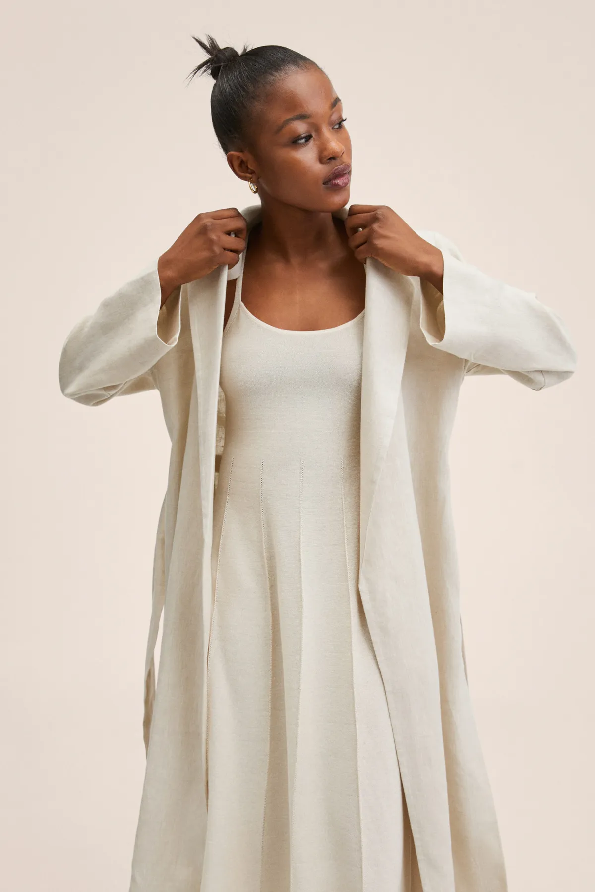 MANGO  Grauer Damen-Trenchcoat 27027109