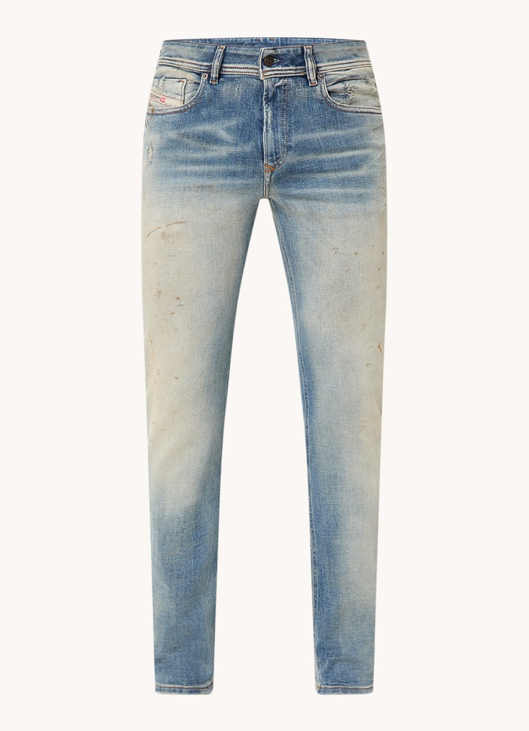Jeansy Diesel Sleenker 1979 Jean, dopasowany krój, przetarcia.