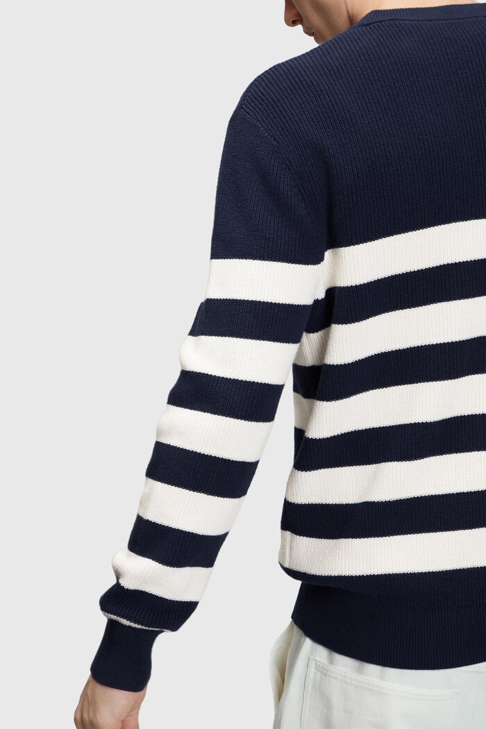 Gestreifter Rundhals-Pullover