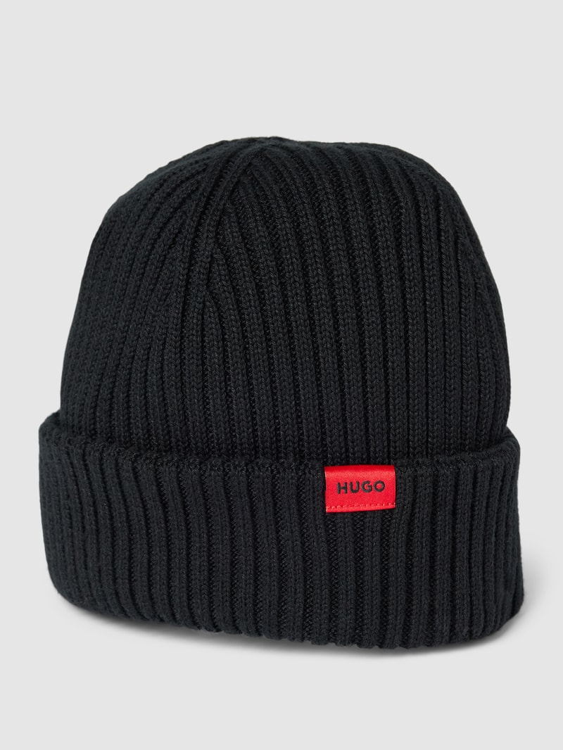 Beanie mit Label-Detail Modell 'Xishon' in schwarz