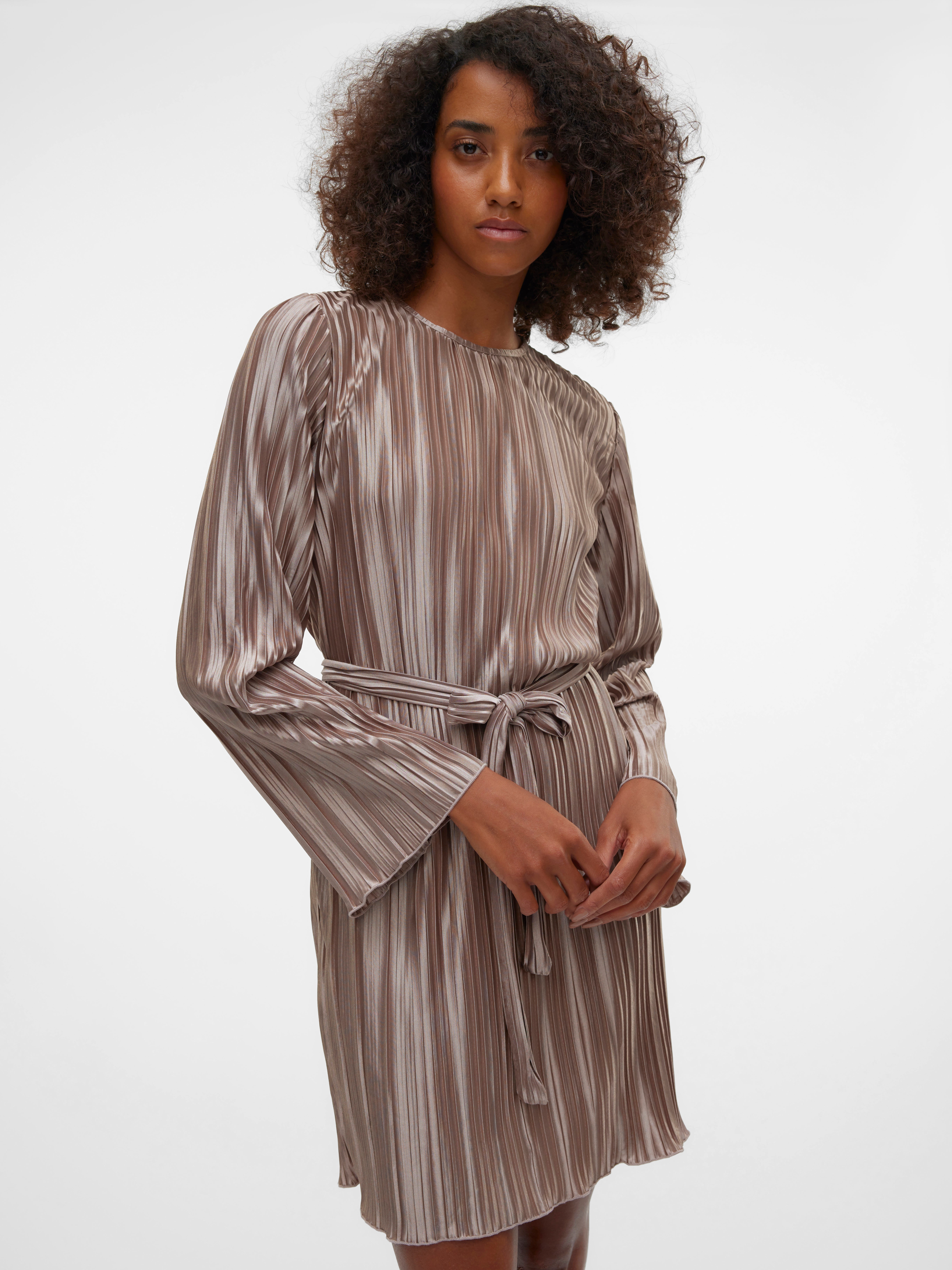 VMRIKKI Kurzes Kleid