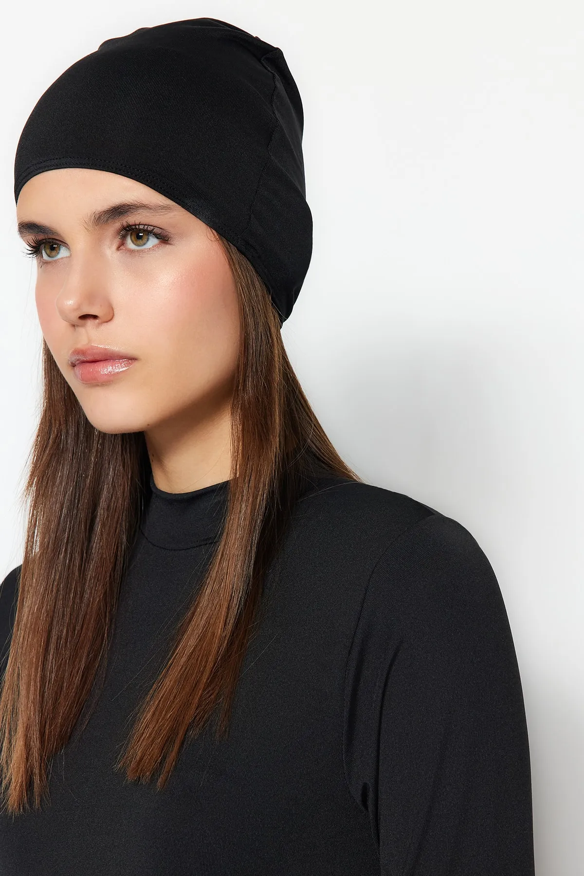 Trendyol Modest  Schwarzer, mit Steinen bestickter, vollständig bedeckter gestrickter Lycra-4-teiliger Badeanzug-Satz TCTSS23CF00040