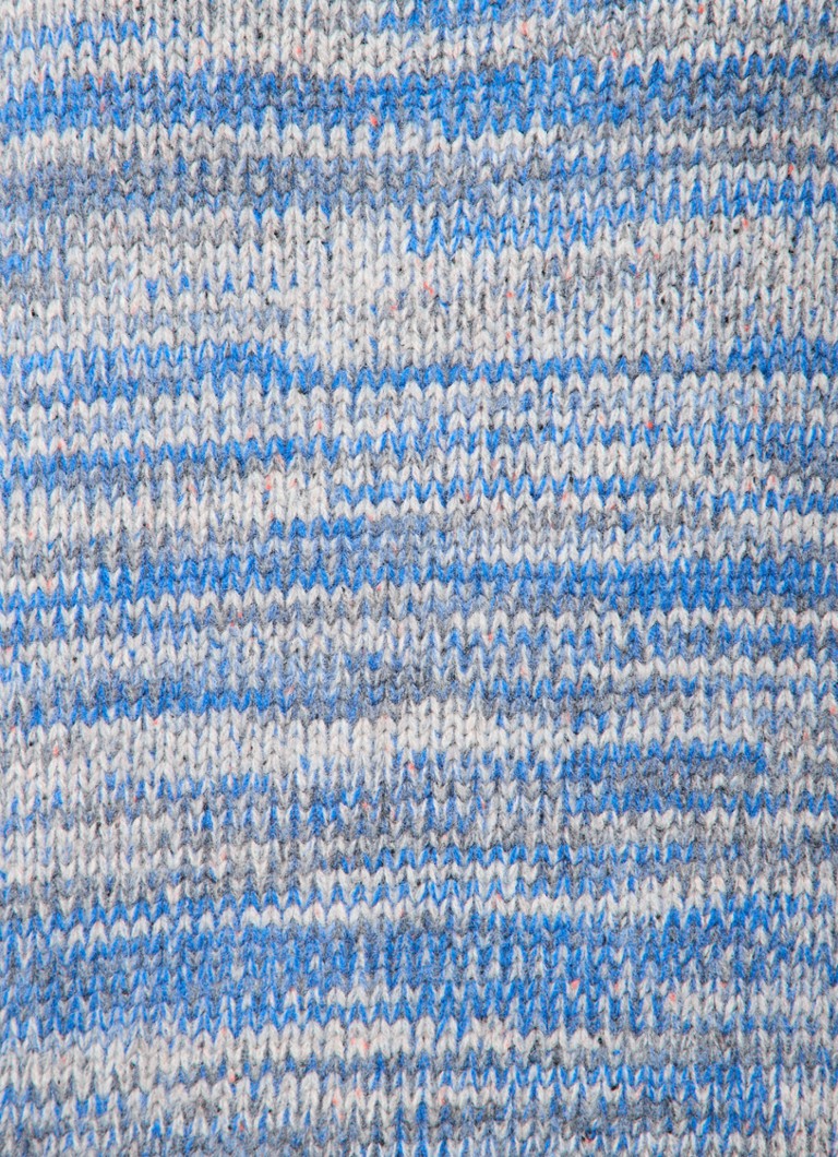 Abito corto in maglia di lana grossa di Claudie Pierlot con collo alto.