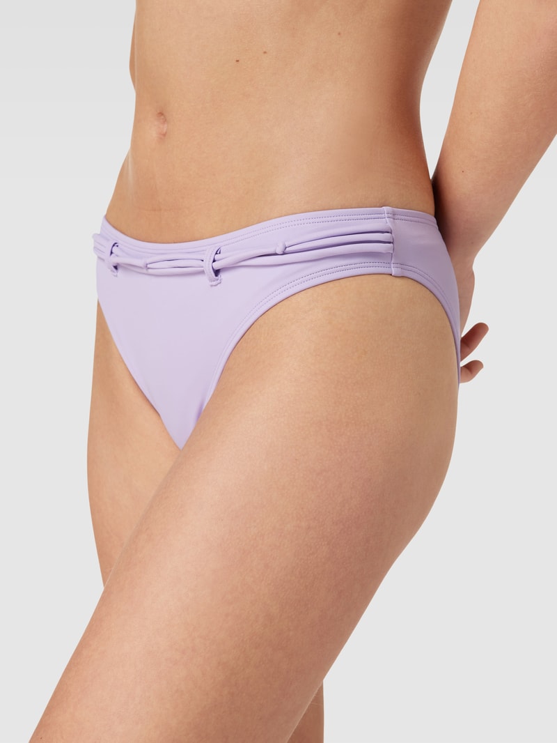 Bikini-Slip mit Streifenmuster Modell 'CRUZ' in flieder