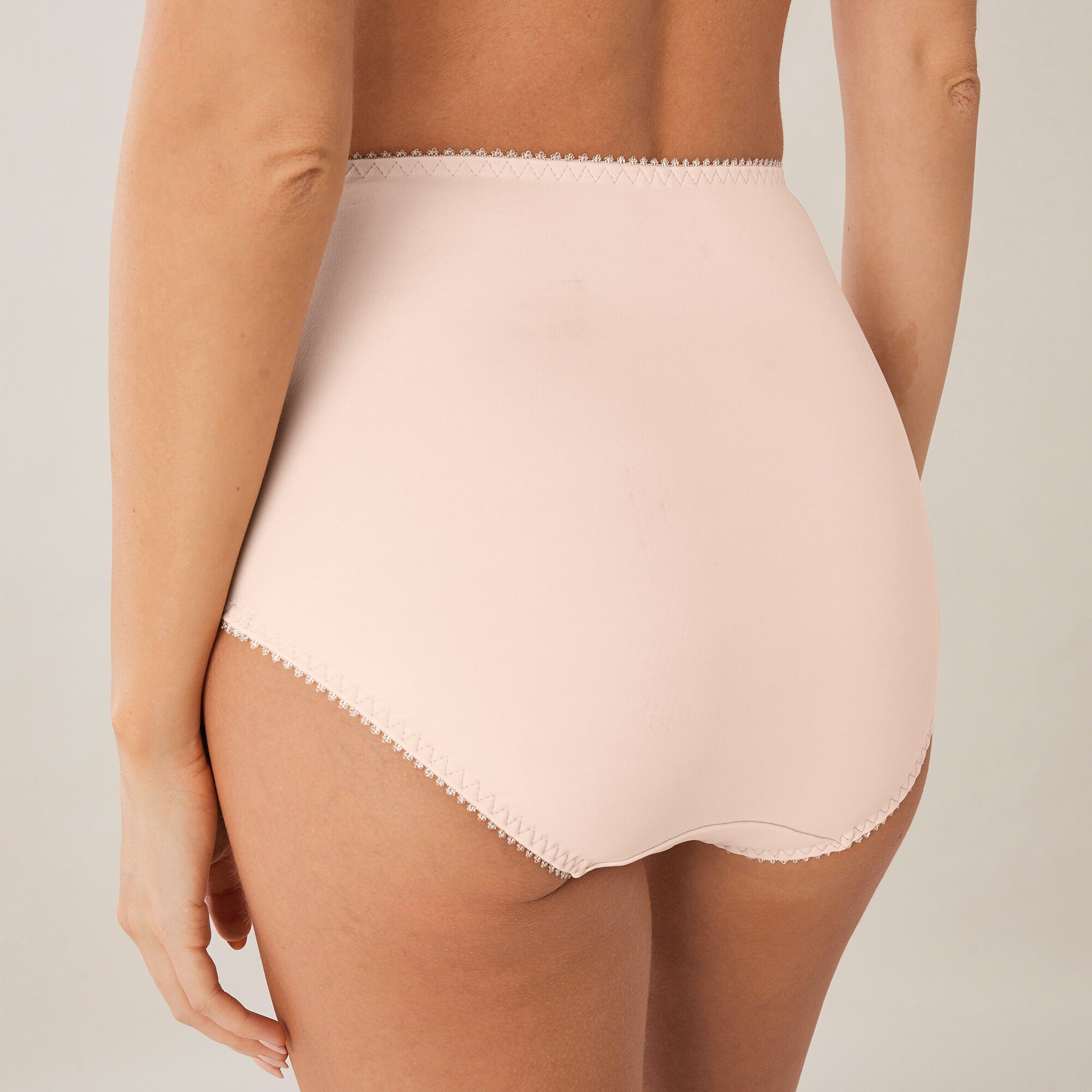 Gaine amincissante dentelle et microfibre