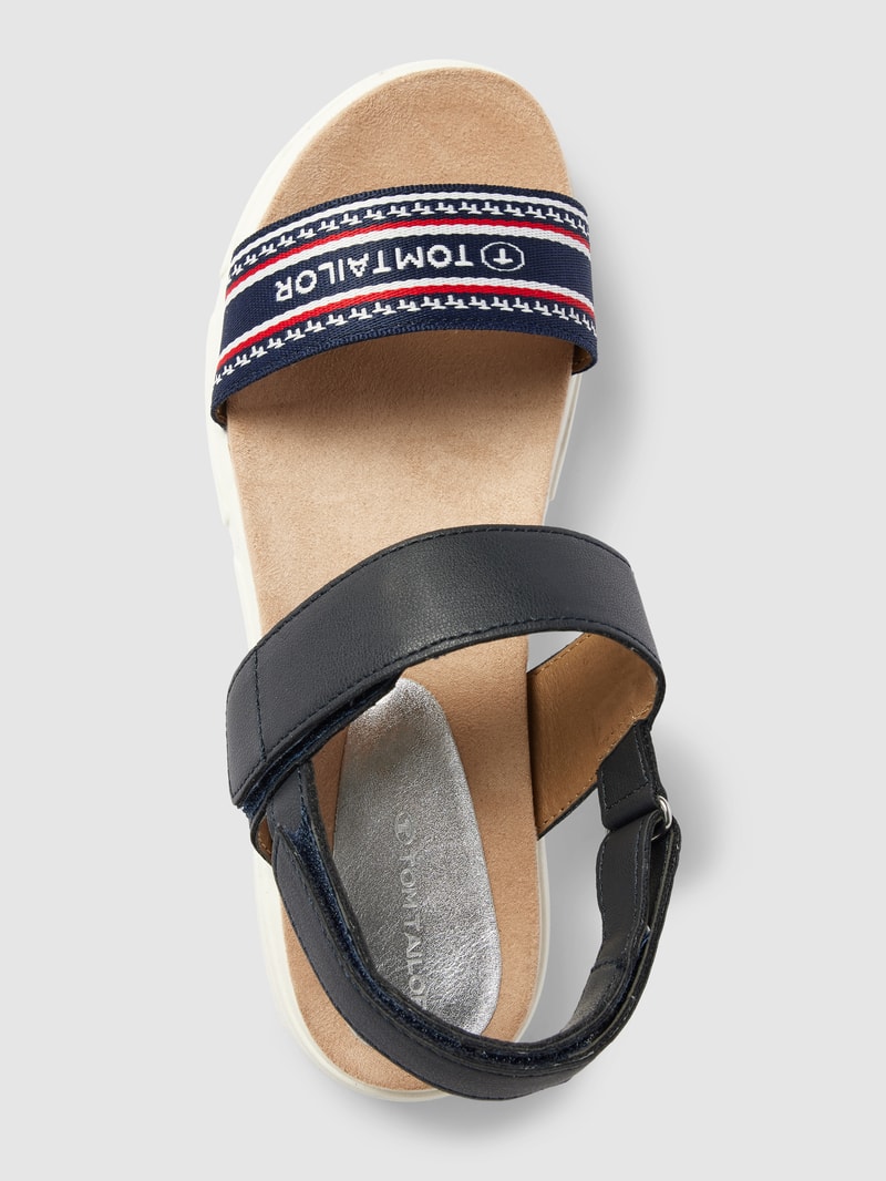 Sandalen mit Label-Detail in marineblau