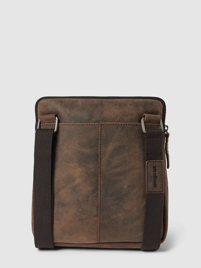 Umhängetasche mit Label-Patch Modell 'RICHMOND' in terrakotta