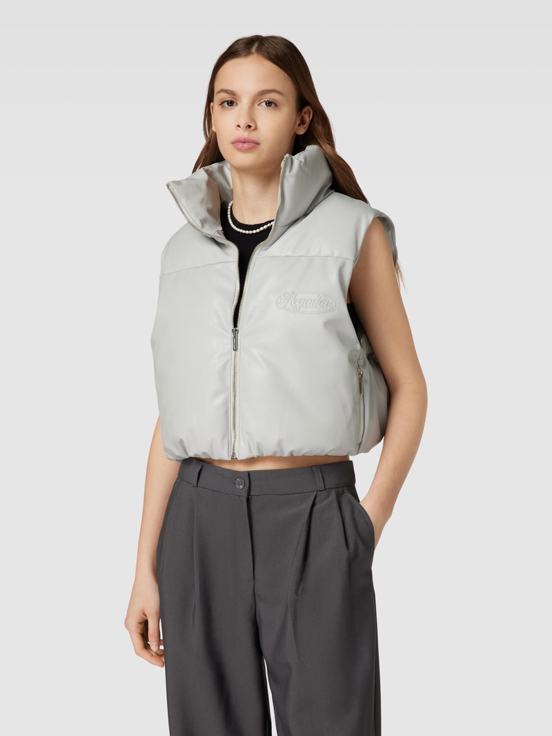 Cropped Lederweste mit Label-Prägung Modell 'Zito' in ecru
