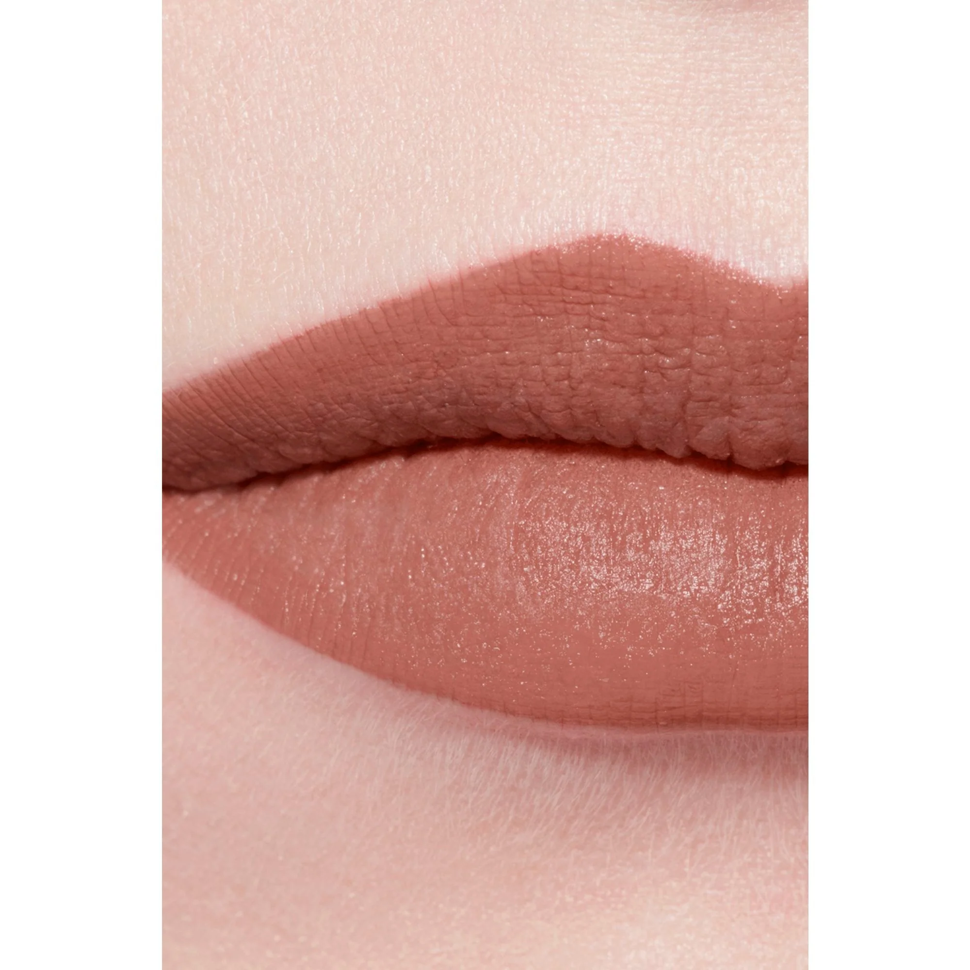 ROUGE ALLURE VELVET - IL ROSSETTO VELLUTATO LUMINOSO