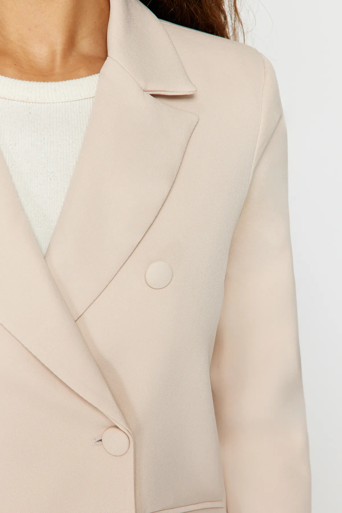 Trendyol Collection  Gewebte Blazerjacke mit normalem Futter in Stein TWOSS21CE0137