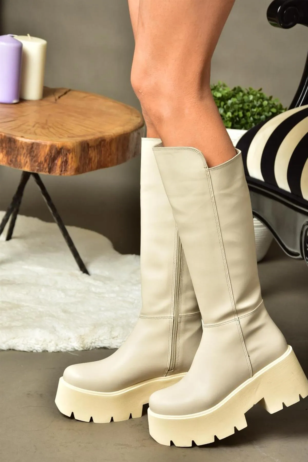 Fox Shoes  J820060309 Beige Damenstiefel mit dicken Sohlen