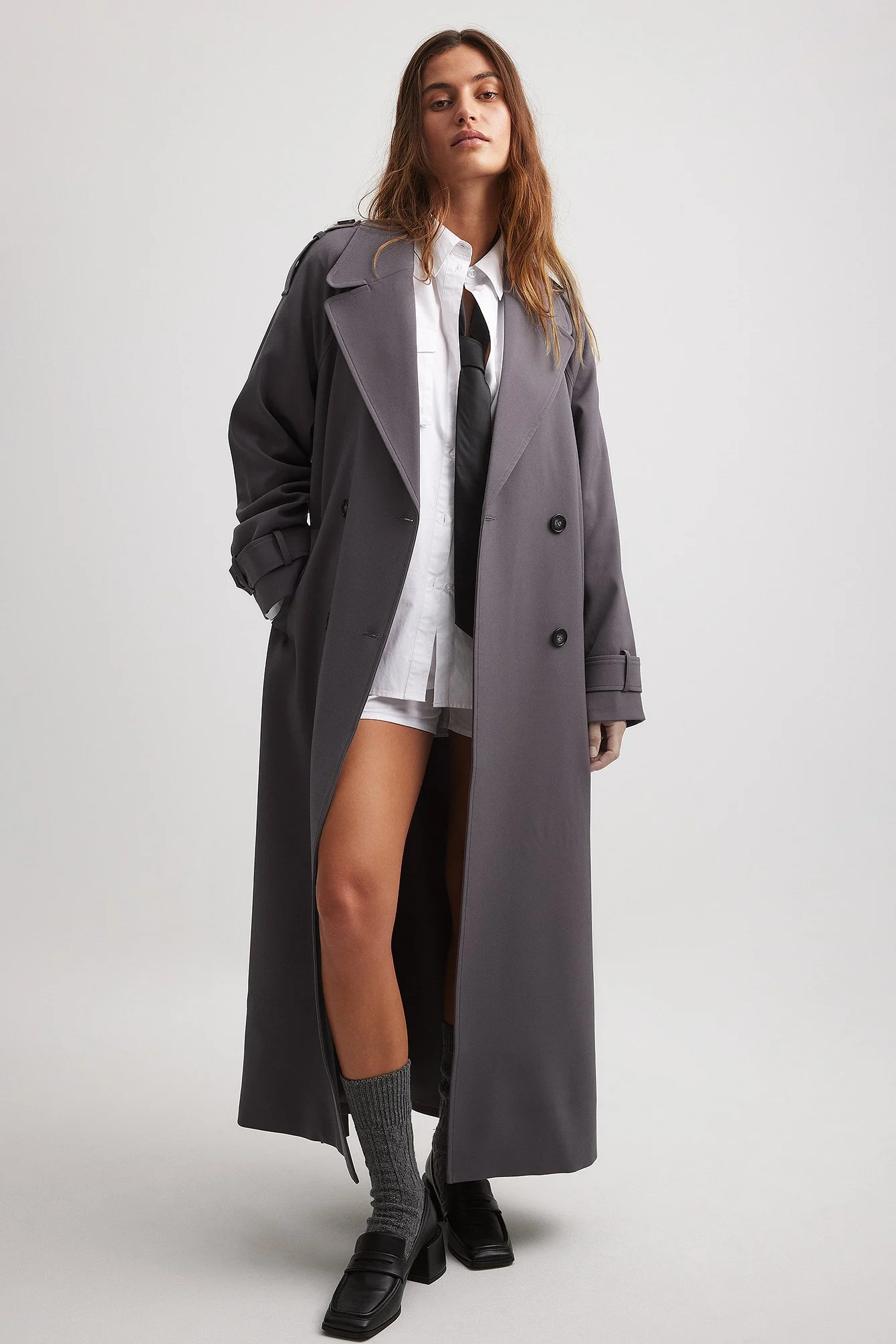 Langer Trenchcoat