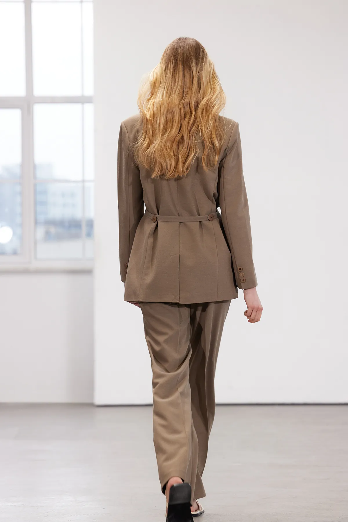 Trendyol Collection  Steingewebte Hose in limitierter Auflage TWOSS24PL00105