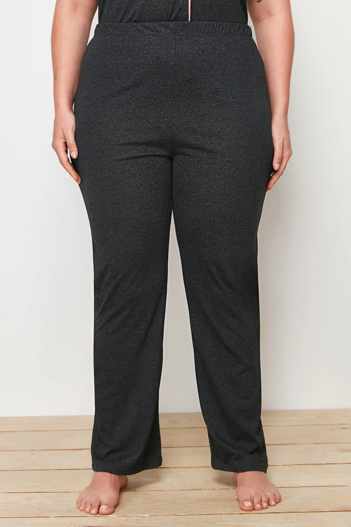 Trendyol Curve  Große Größen in Pyjama-Set - Grau - Unifarben