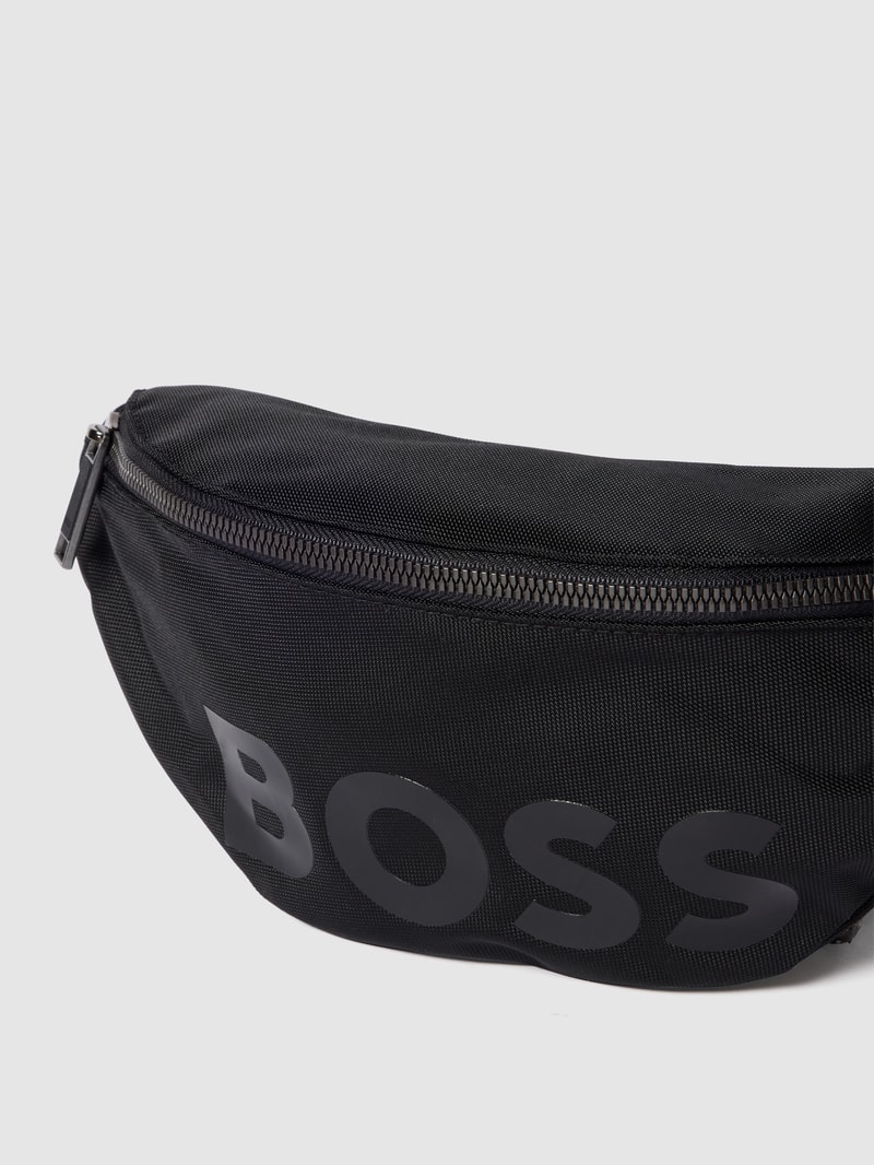 Bauchtasche mit Label-Print Modell 'Catch Bumbag' in schwarz