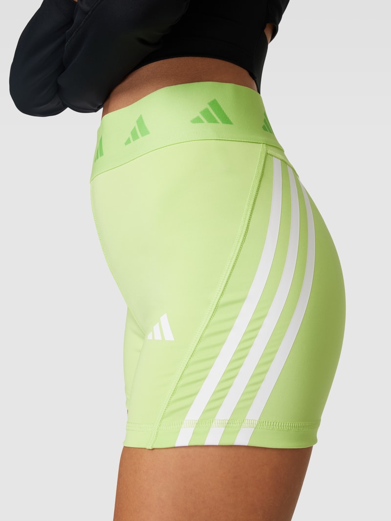 Shorts mit Label-Stitching in neon grün