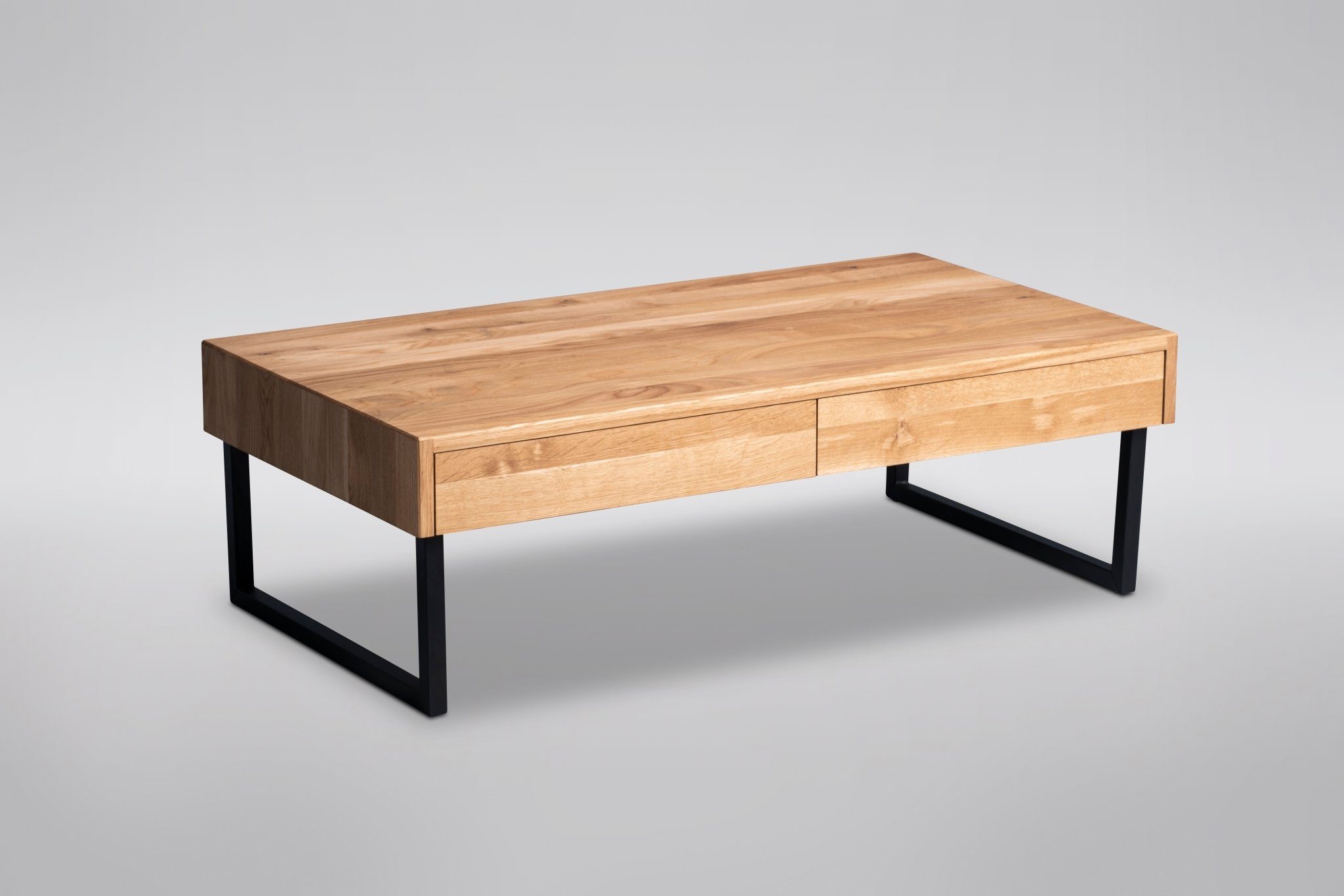möbelando Couchtisch Livvyy, Moderner Couchtisch, Tischplatte aus Massivholz in Wildeiche geölt, Gestell aus Metall in Schwarz mit 2 Schubkästen. Breite 110 cm, Höhe 35 cm, Tiefe 60 cm