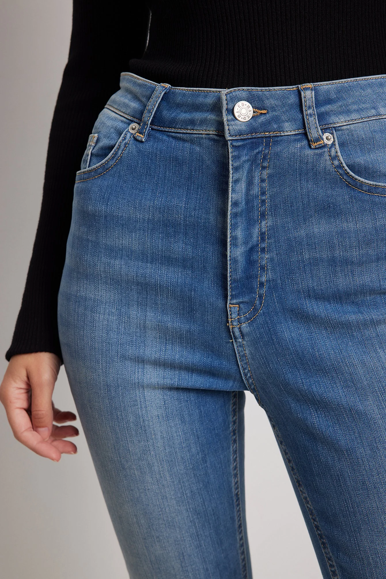 Skinny-Jeans mit Stretchanteil und hoher Taille