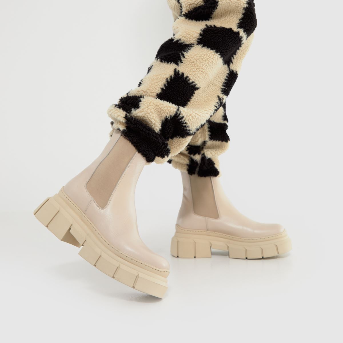 Schuh Amalfi – Naturfärgade grova chelsea-stövlar