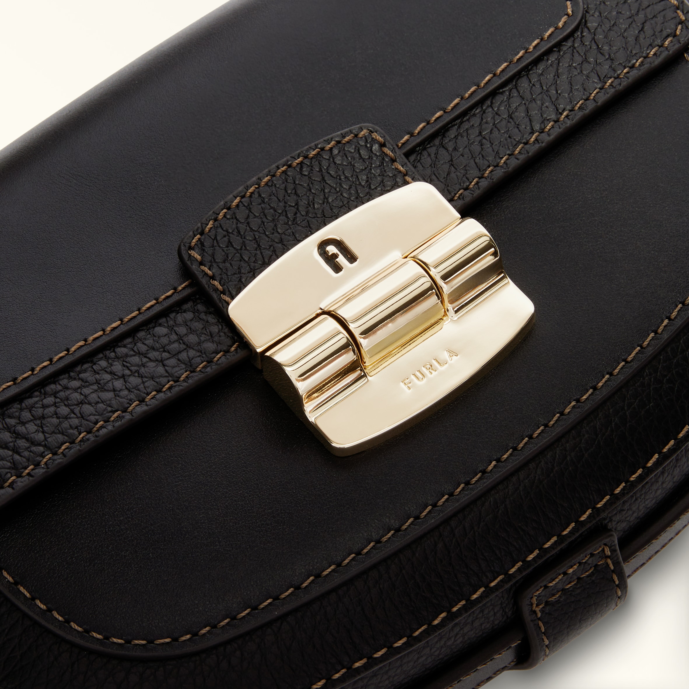 Furla Club 2