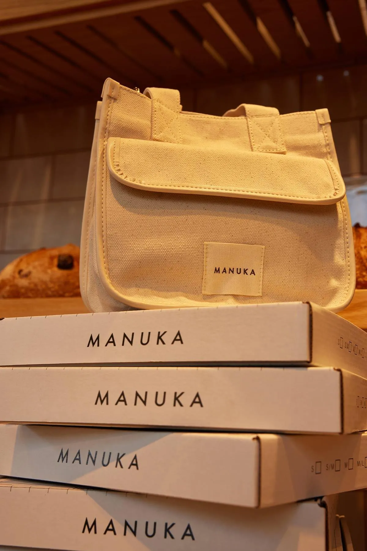 Manuka  MINITASCHE AUS CANVAS MIT TASCHENDETAIL NATUR