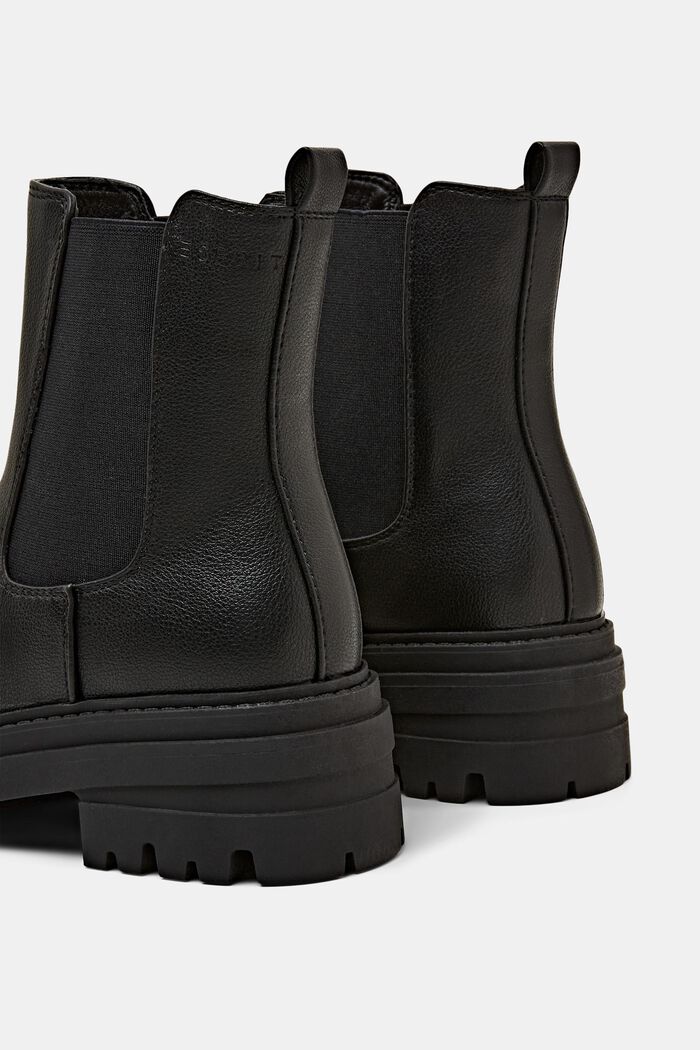 Grobe Boots in Lederoptik