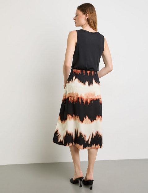 Ausgestellter Midirock mit Print