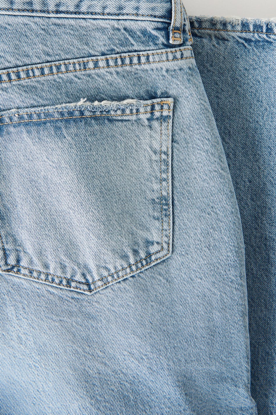 Low straight petite jeans