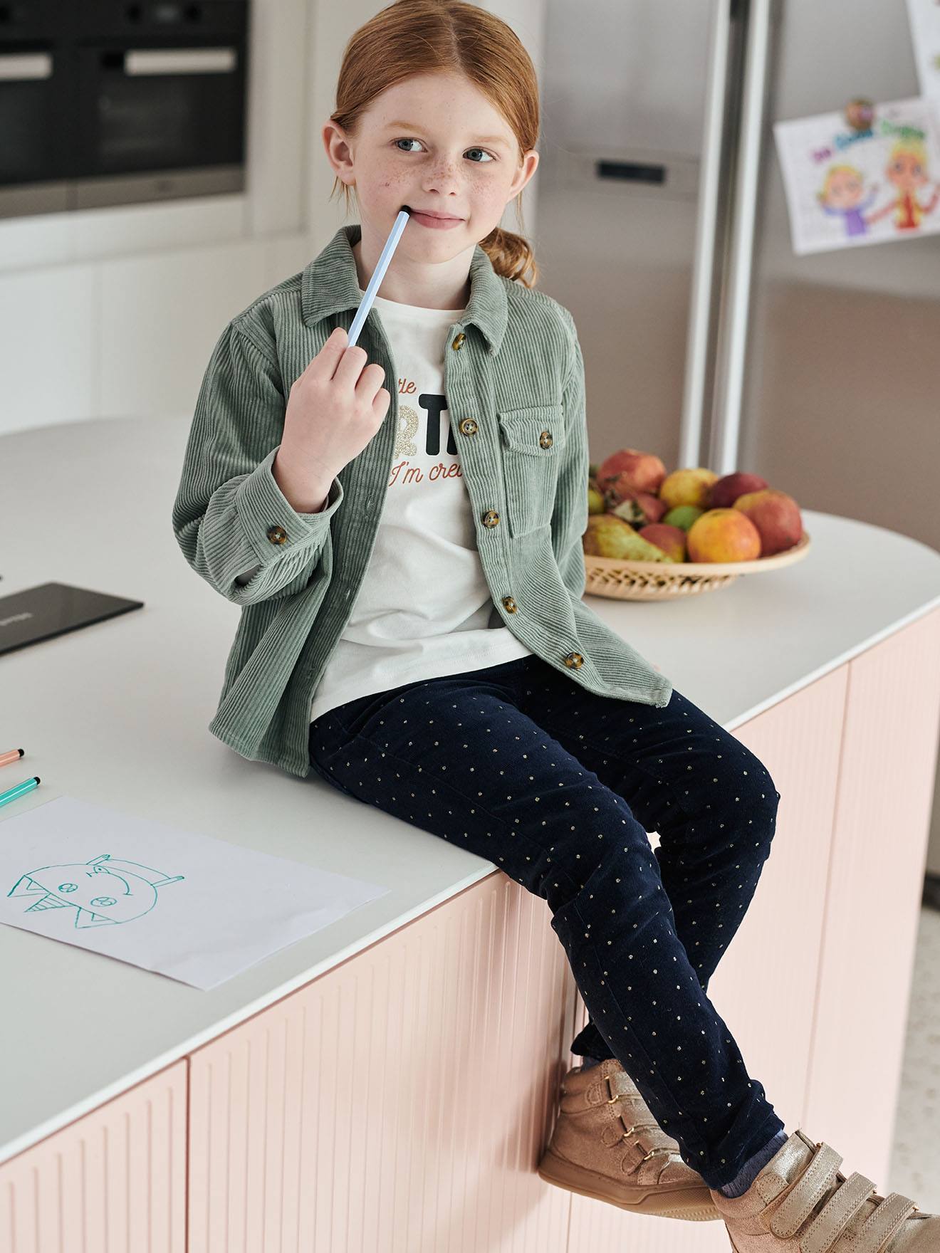 Vertbaudet Mädchen Slim-Fit-Cordhose, Hüftweite REGULAR, Glanztupfen - marine bedruckt