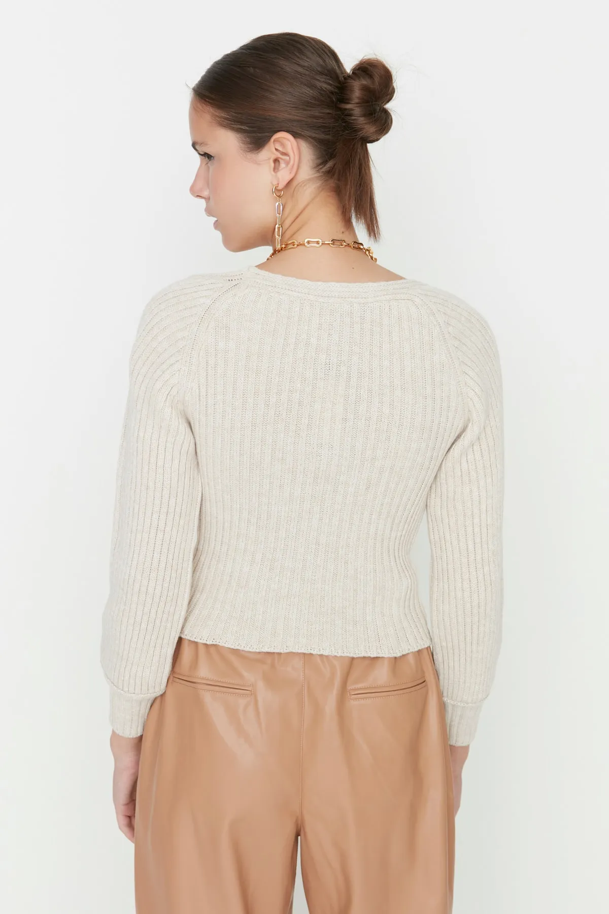 Trendyol Collection  Stone Crop Strickpullover mit Herzkragen TWOAW22KZ1760