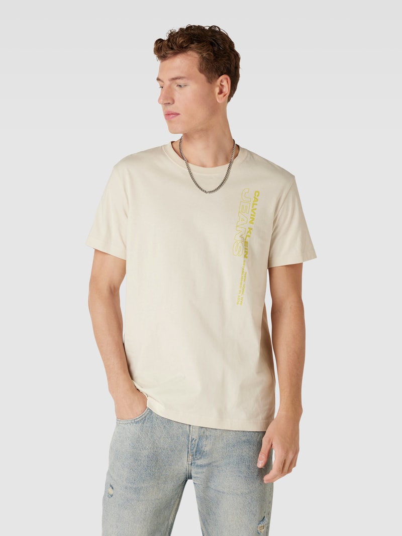 T-Shirt mit Label-Print in beige