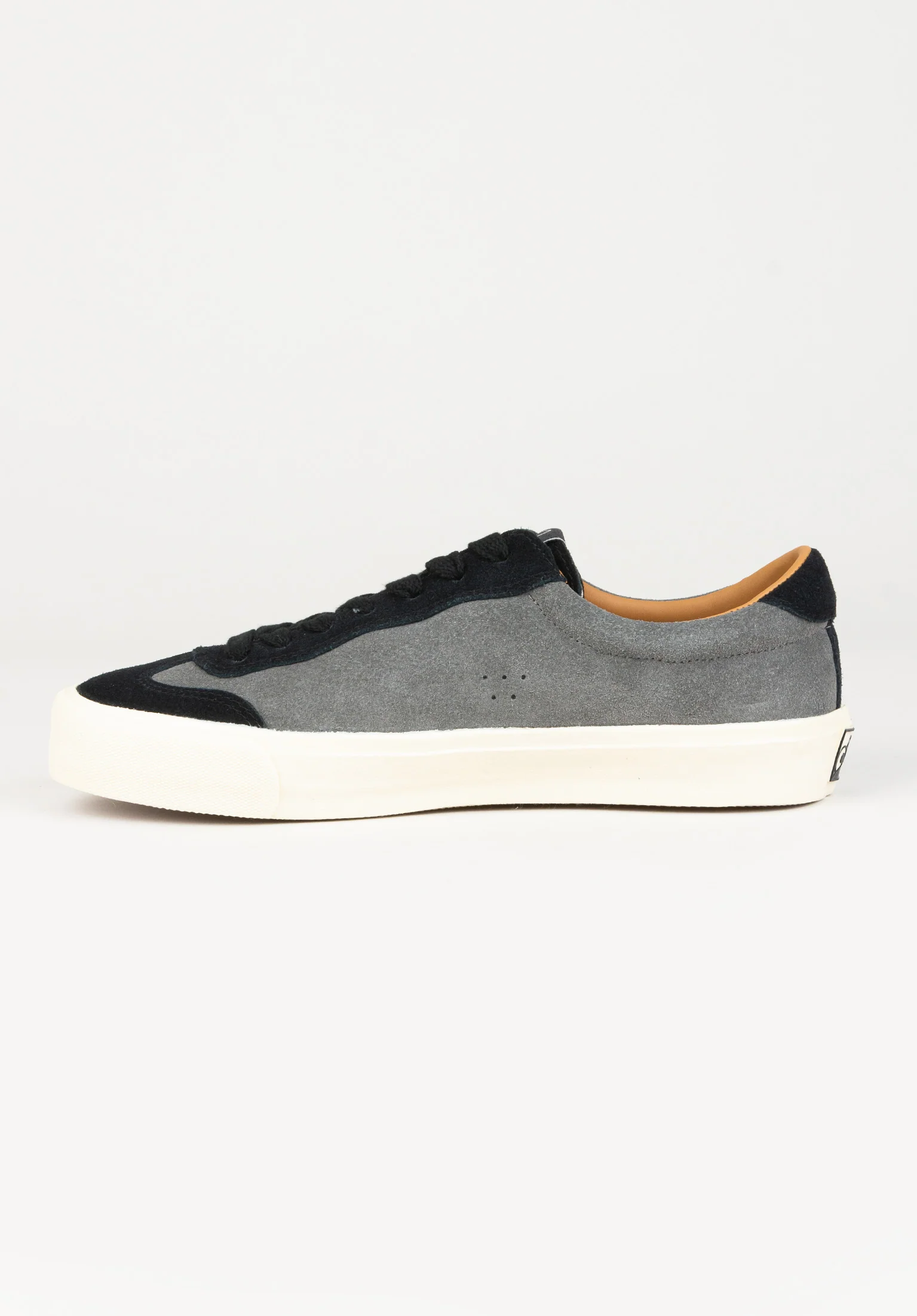 VM004 Milic Suede