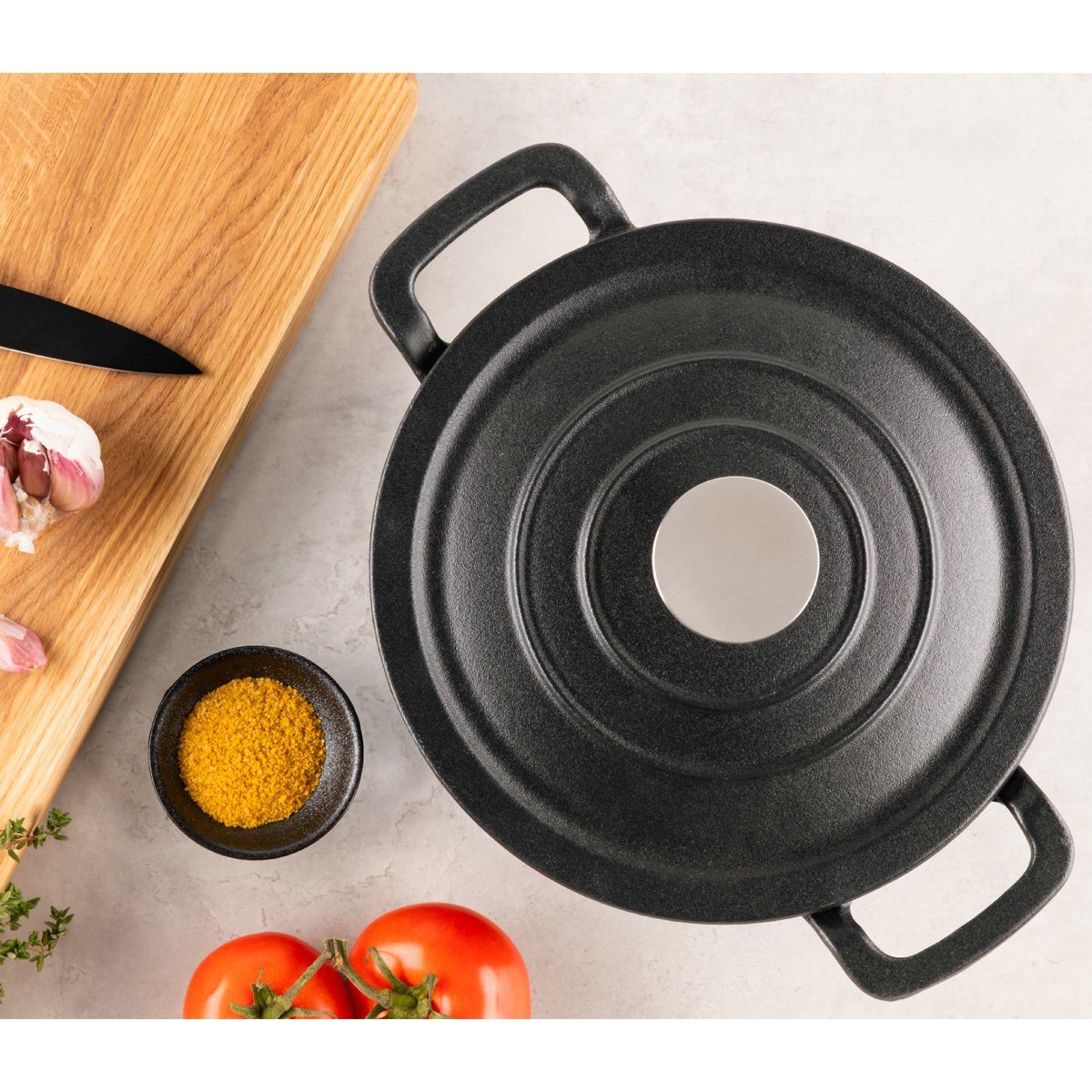 JUNG Bräter MAKU Gusseisen Topf 5,2L rund 25cm Bräter m Deckel Ofenfest Induktion, Gusseisen (Topf für Induktionsherd geeignet, massives Eisen, Bratentopf, Kasserolle, Gusseiserner Topf, Cocotte), Backofengeeignet, Schmortopf, Gusseisentopf, zum brot