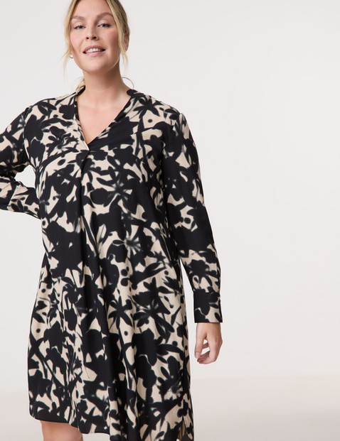 Knieumspielendes Blusenkleid mit Unterkleid