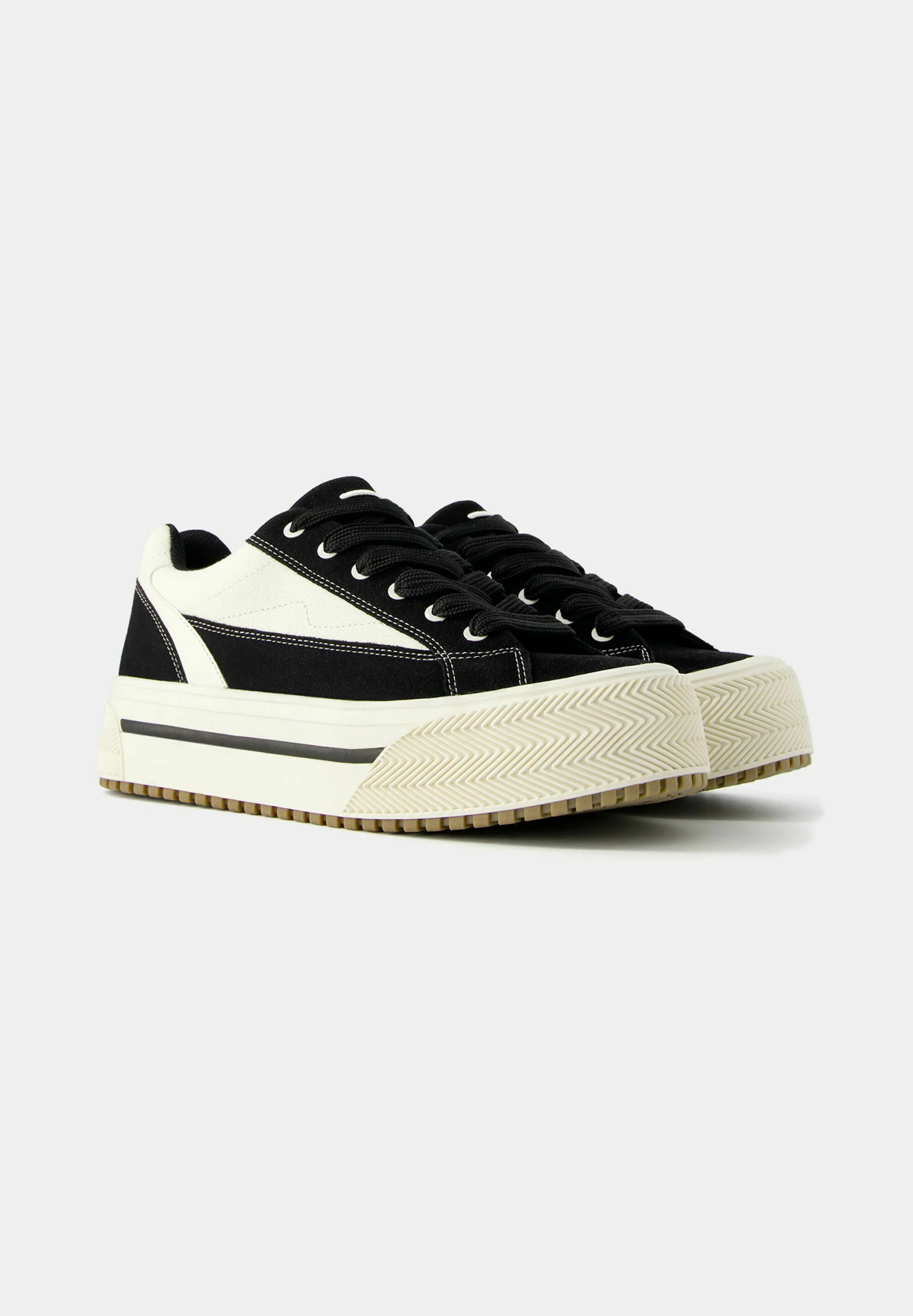 Bershka CONTRAST - Zapatillas bajas