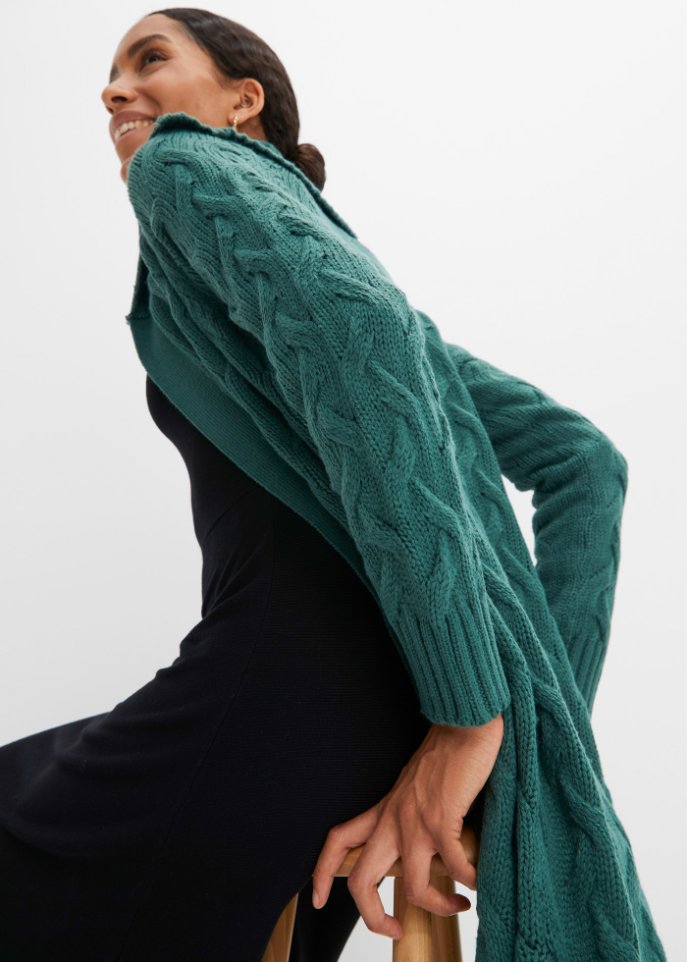 Strickmantel aus Zopfstrick