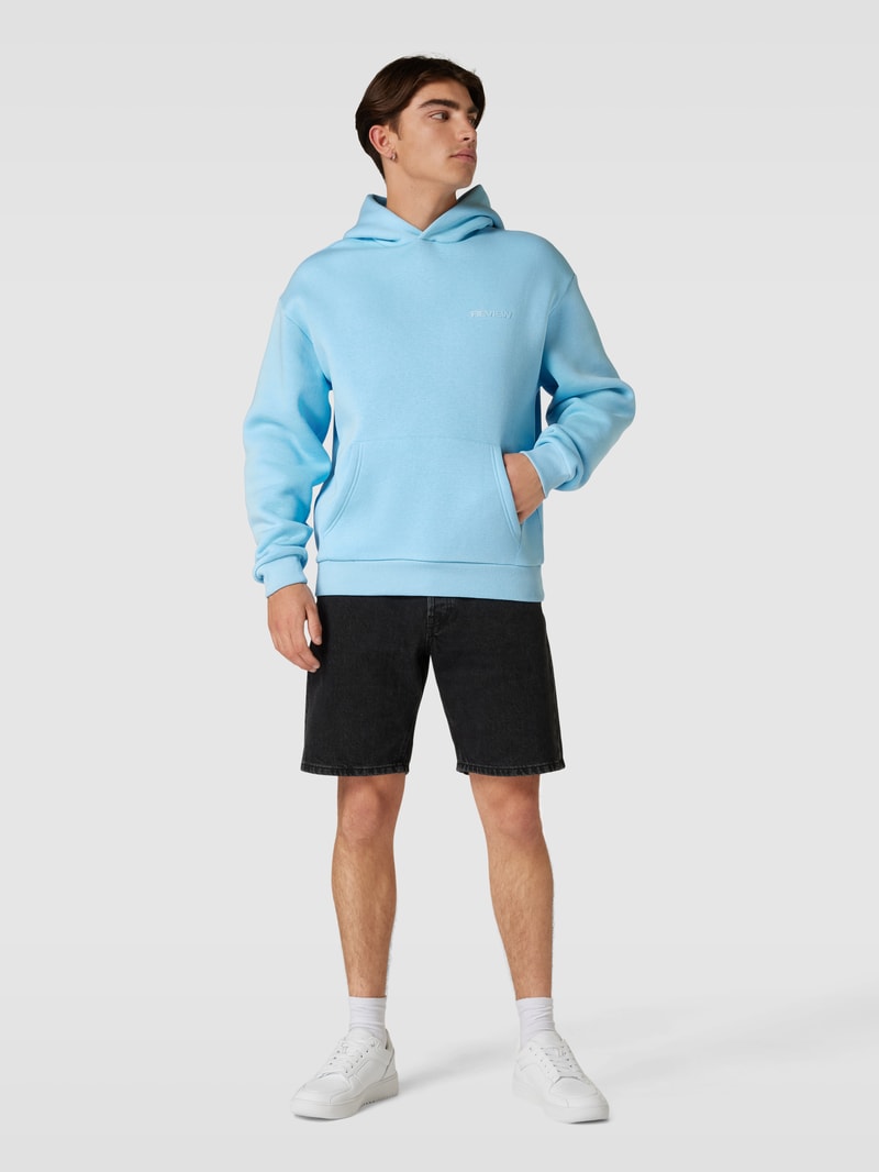 Hoodie mit Label-Print in hellblau