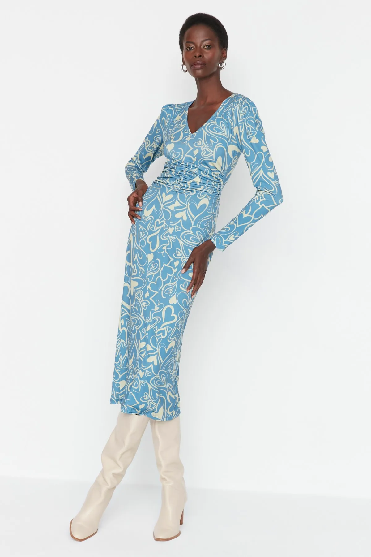 Trendyol Collection  Blau bedrucktes Strickkleid mit V-Ausschnitt TWOAW23EL00462