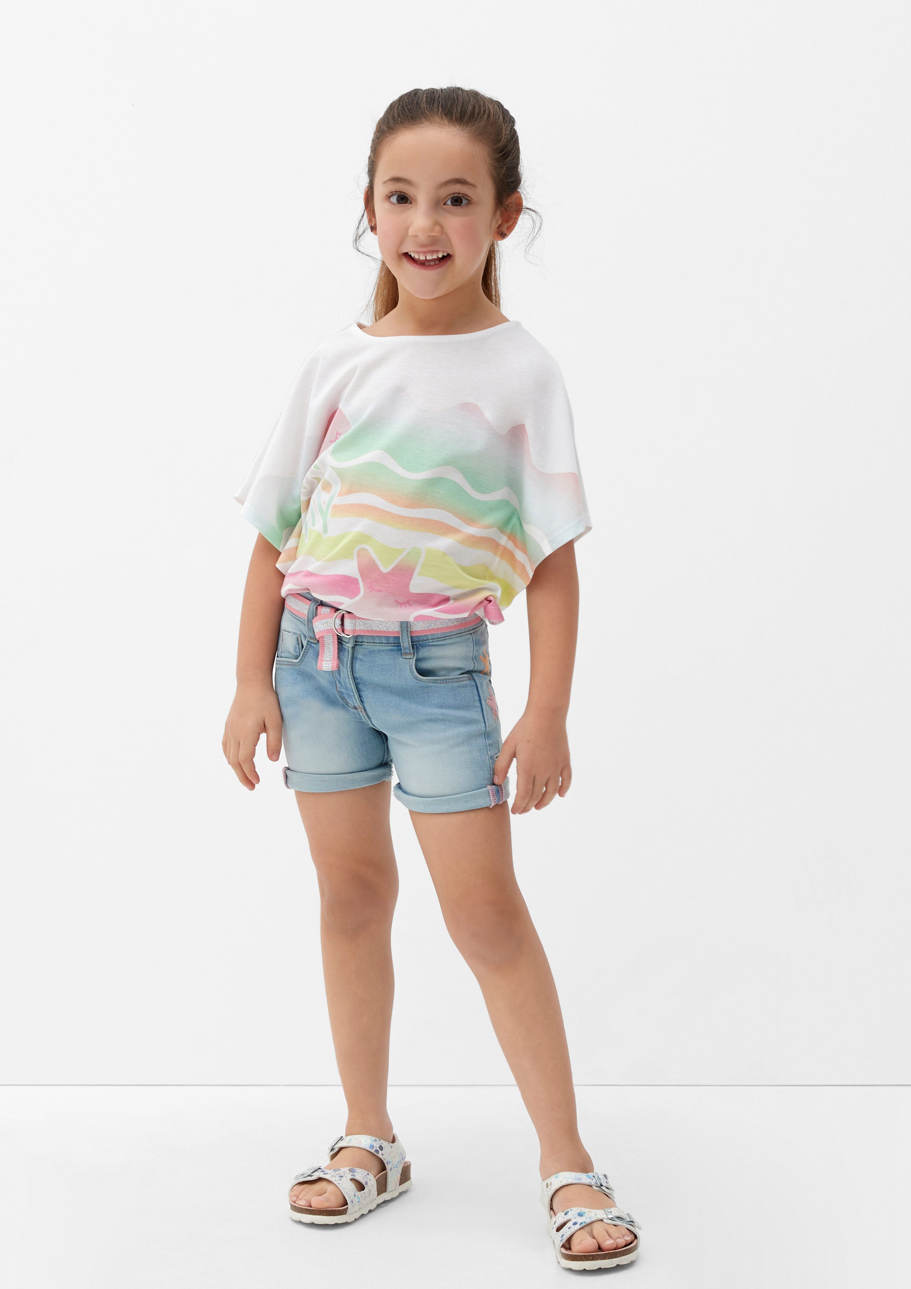 s.Oliver Jeansshorts Jeans-Shorts / Regular Fit / Mid Rise / Straight Leg Stickerei, Waschung