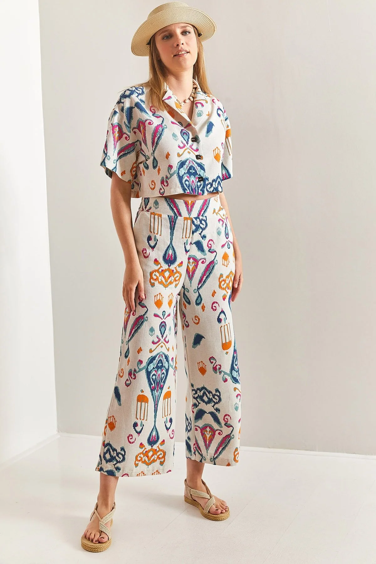 Bianco Lucci  Damen-Set mit kurzärmligen Ethno-Leinen-Crop-Hemdhosen