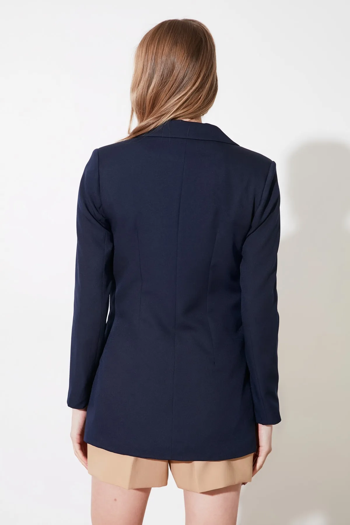 Trendyol Collection  Marineblauer, übergroßer, gefütterter, zweireihiger Blazer aus Webstoff mit Verschluss TWOSS20CE0024