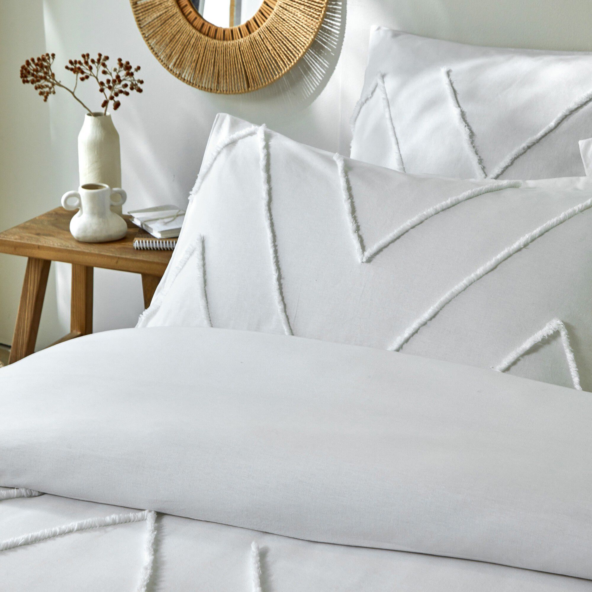 Linge de lit Amezia en coton lavé finition tufté en relief