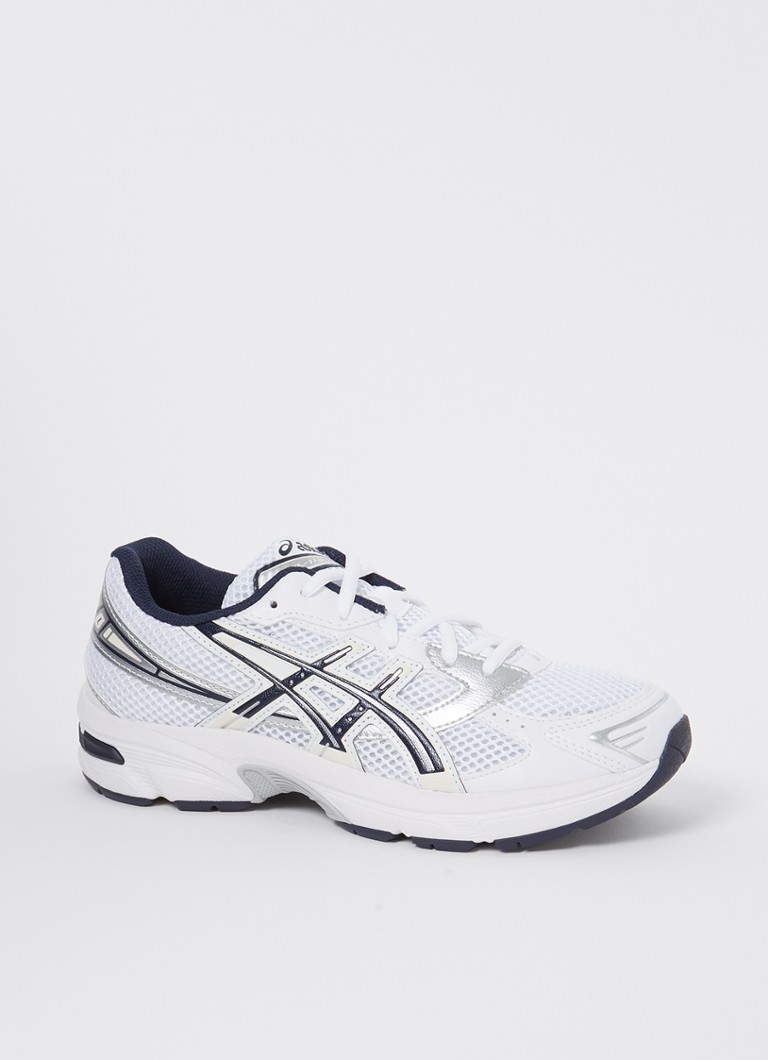 Detalii din plasă pe pantofii ASICS Gel-1130