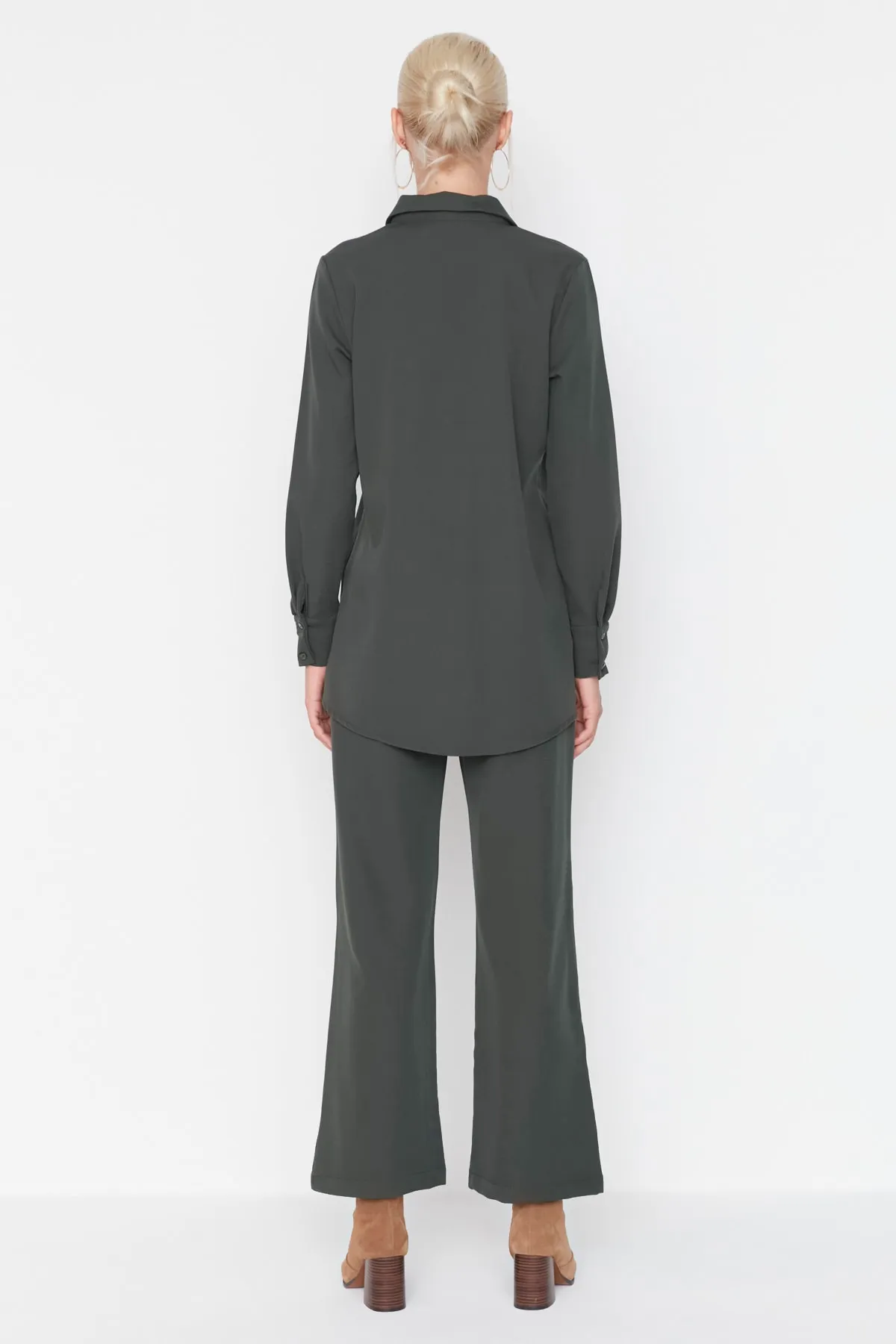 Trendyol Modest  Dunkelkhakifarbenes Hemd-Hosen-Gewebeset TCTAW23US00112
